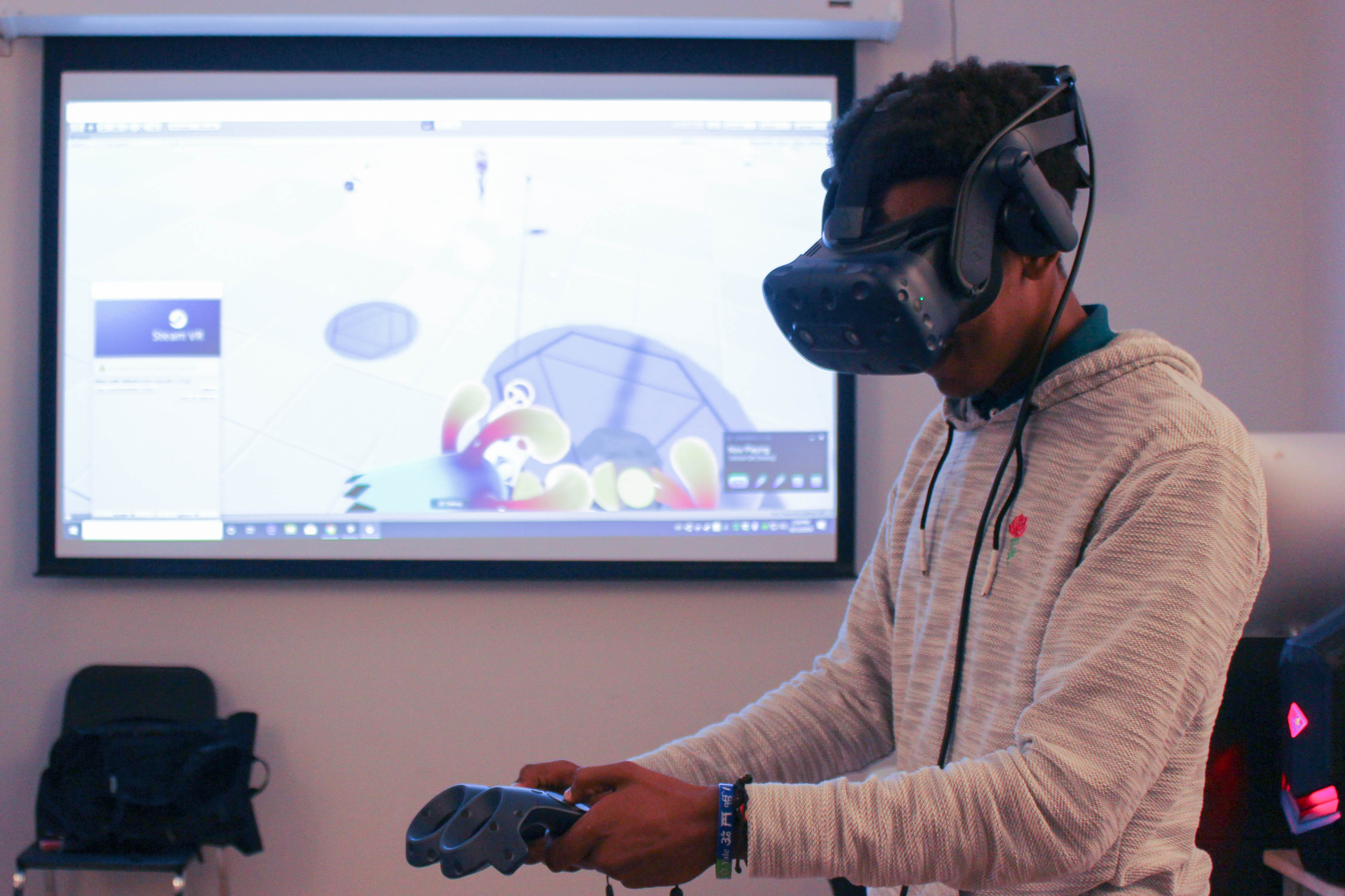 Student uses virtual reality headset
